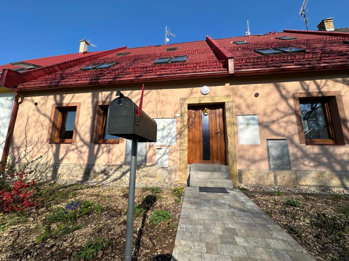 Apartmany Monastery Suites Zirec Dvůr Králové nad Labem Dış mekan fotoğraf