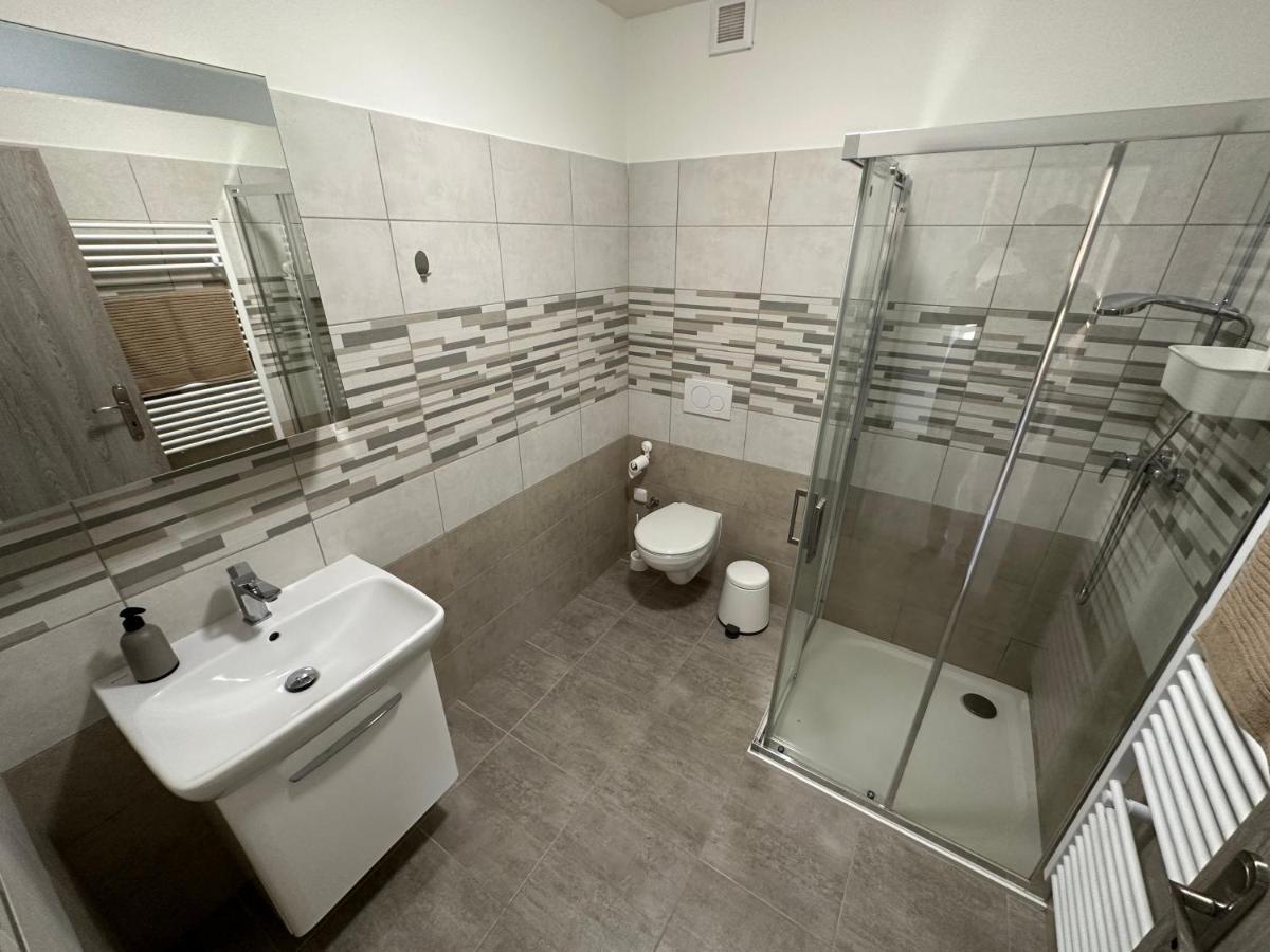 Apartmany Monastery Suites Zirec Dvůr Králové nad Labem Dış mekan fotoğraf