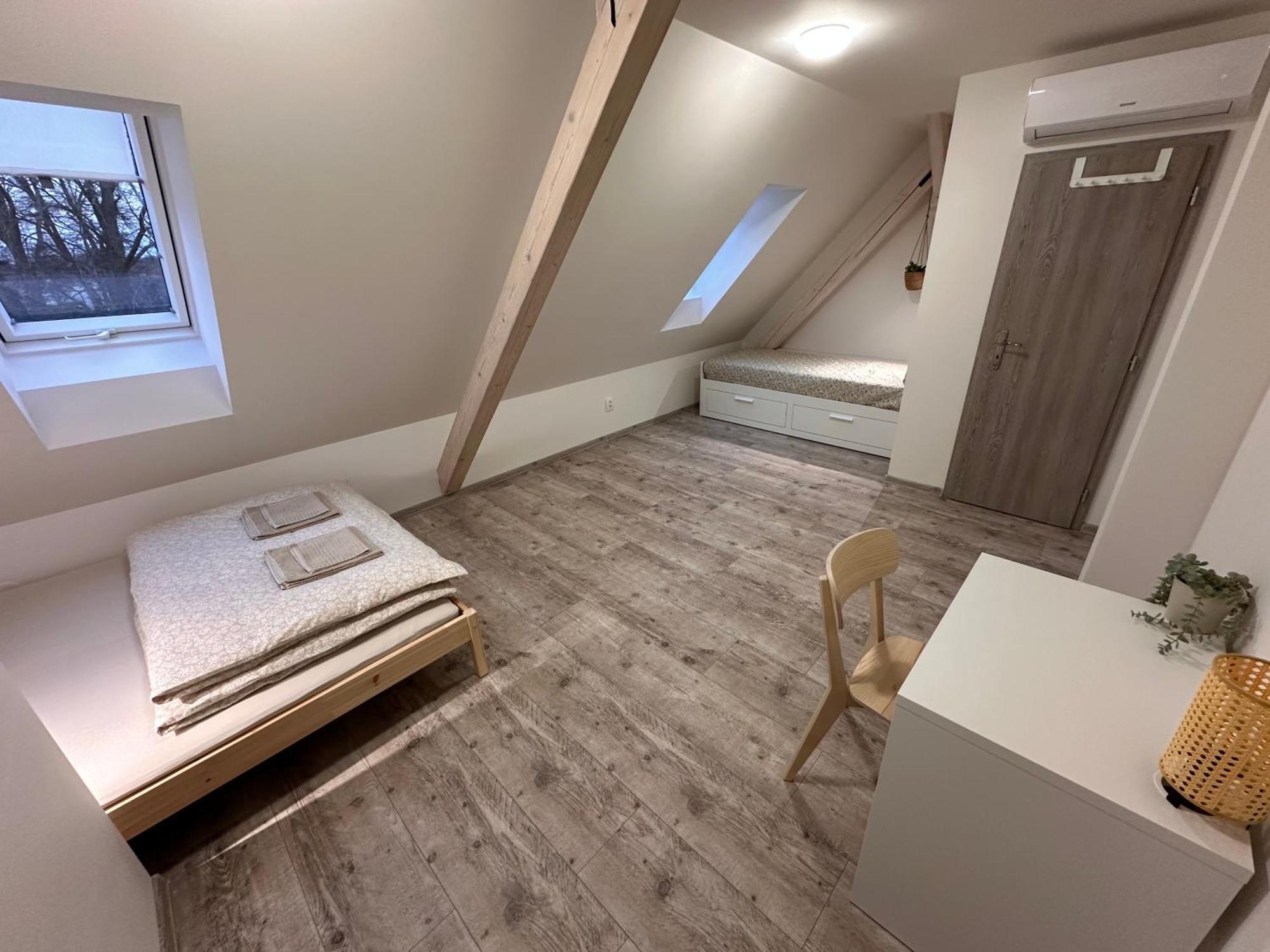 Apartmany Monastery Suites Zirec Dvůr Králové nad Labem Dış mekan fotoğraf