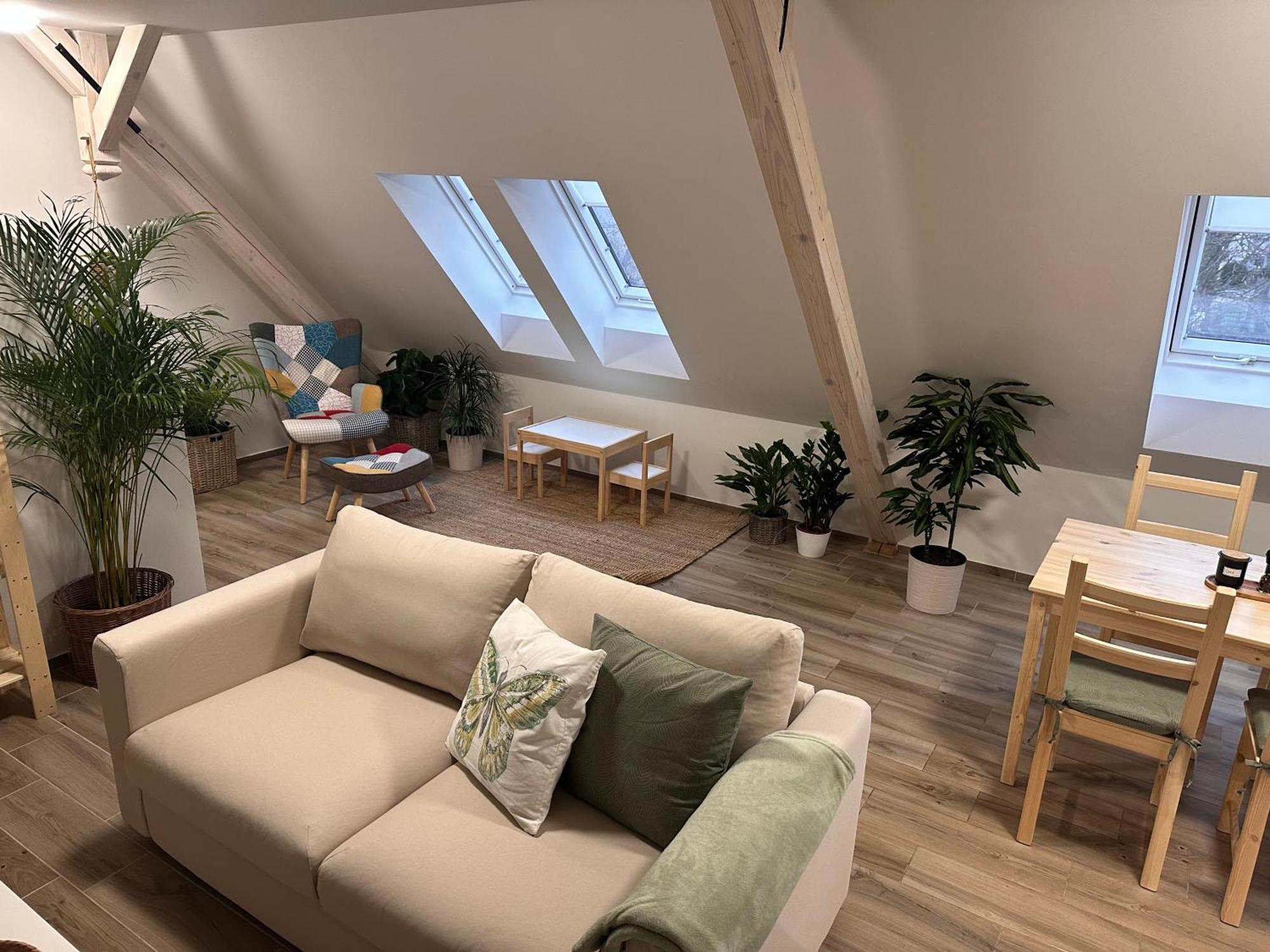Apartmany Monastery Suites Zirec Dvůr Králové nad Labem Dış mekan fotoğraf